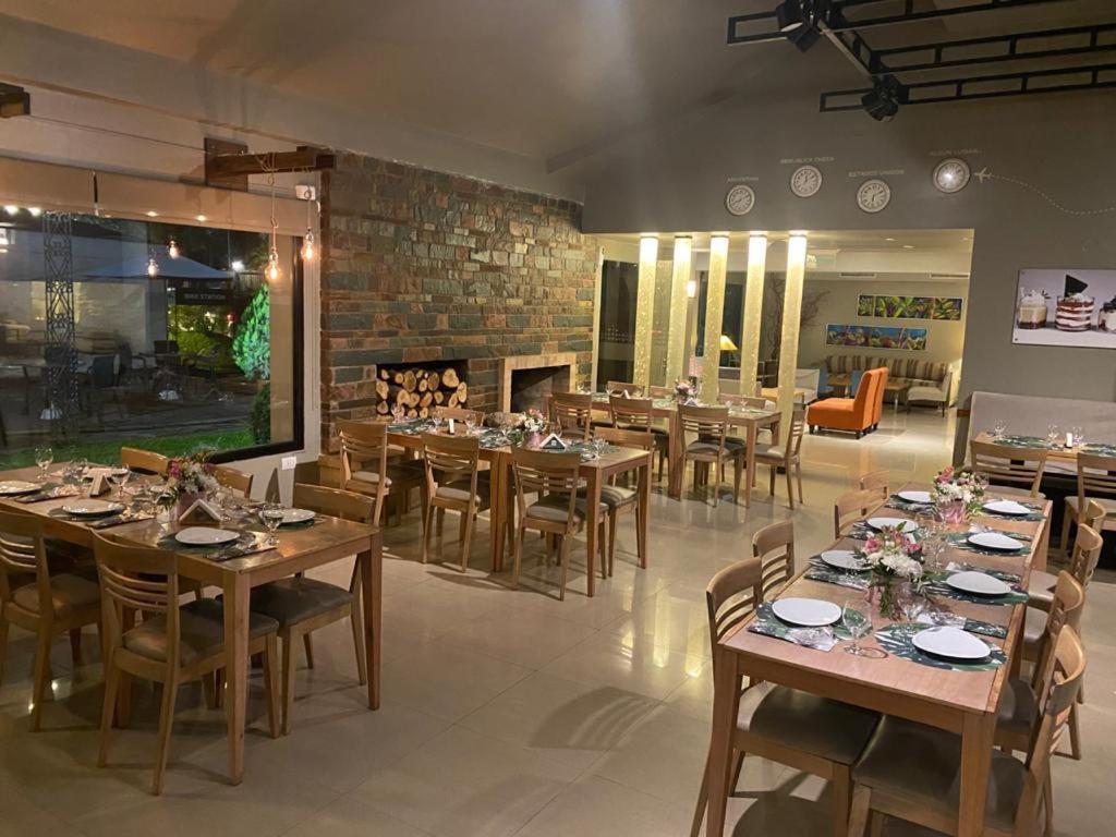 Howard Johnson Hotel Yerba Buena Εξωτερικό φωτογραφία