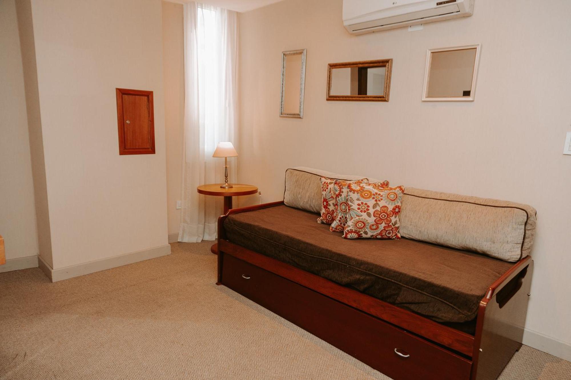 Howard Johnson Hotel Yerba Buena Εξωτερικό φωτογραφία