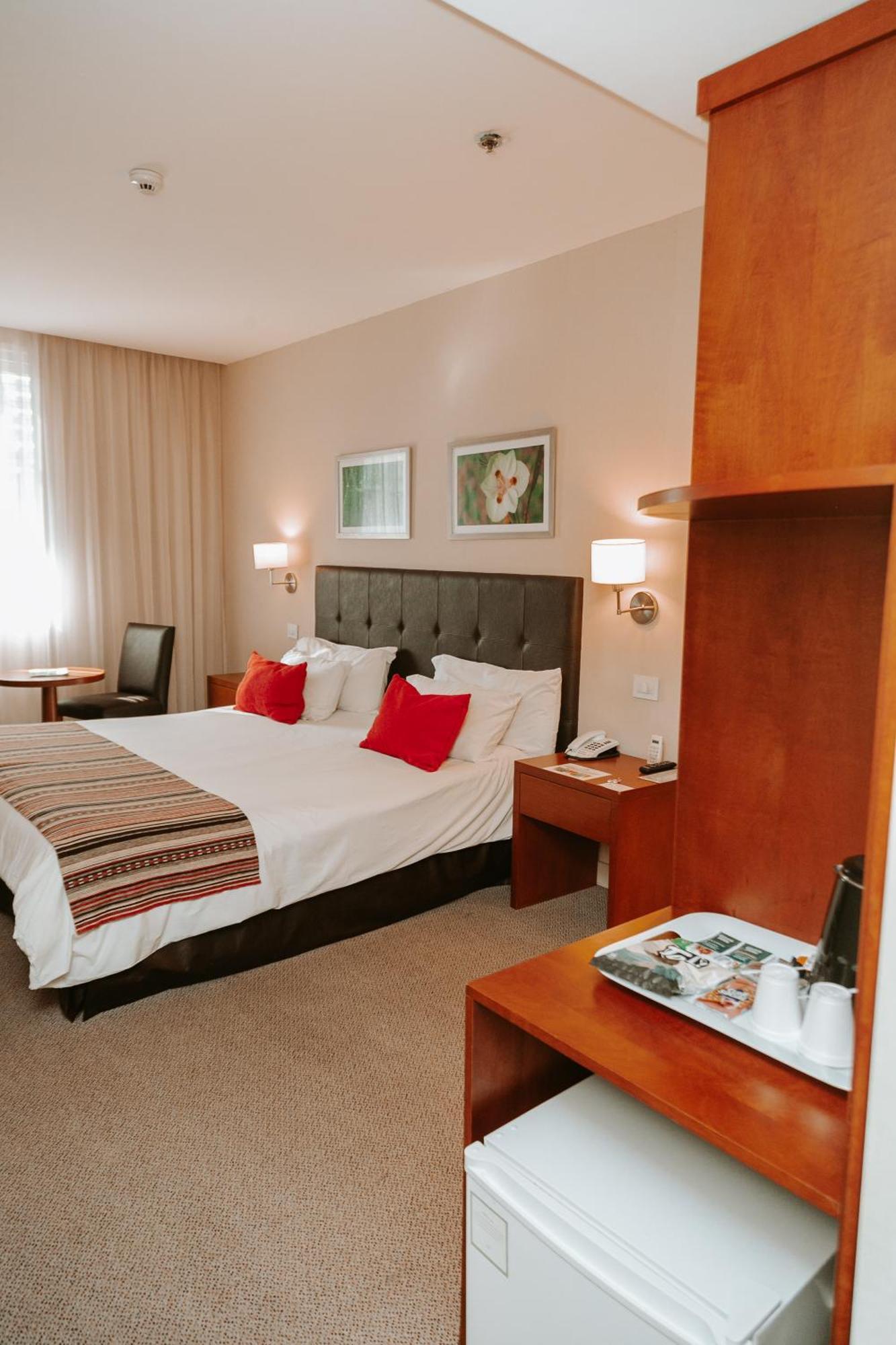 Howard Johnson Hotel Yerba Buena Εξωτερικό φωτογραφία