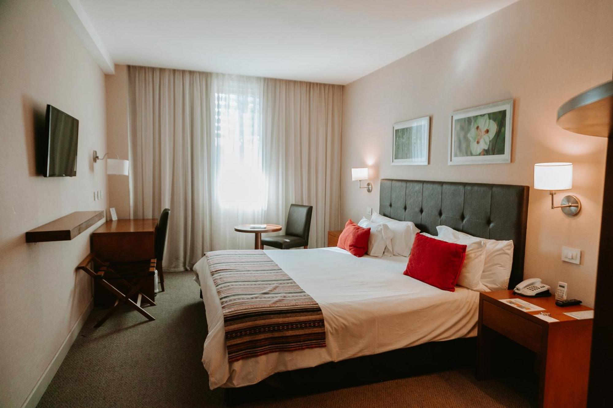 Howard Johnson Hotel Yerba Buena Εξωτερικό φωτογραφία