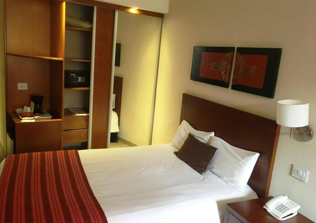 Howard Johnson Hotel Yerba Buena Εξωτερικό φωτογραφία